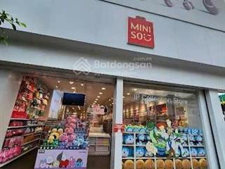 Cho thuê nhà mt cách mạng tháng 8, p.11, quận 3 dt 7x32m trệt giá 125tr