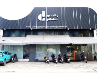 Cho thuê nhà mt võ văn kiệt, p.cô giang, q1 diện tích 15,6x15m trệt có lửng giá 160tr