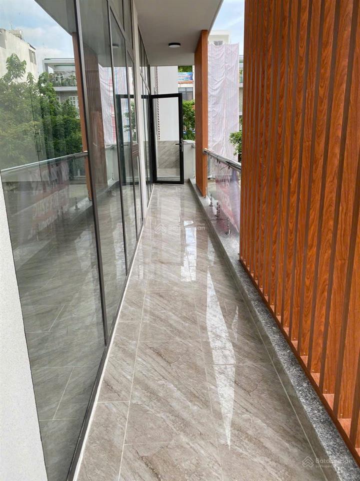 Cho thuê nhà góc 2mt đường số 7c1 quận 2 dt 6,2x20m hầm, trệt, 3 lầu giá 80tr