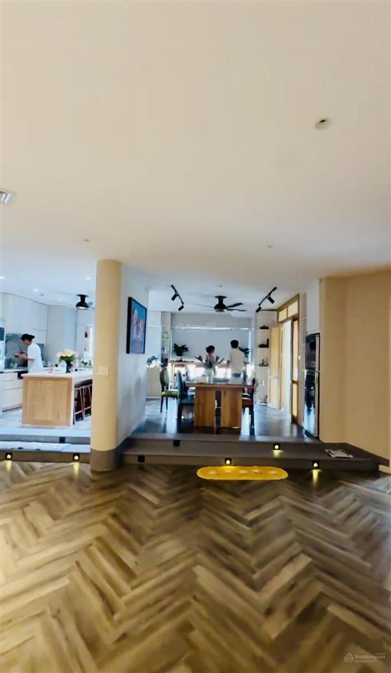 Penhouse hoàng đạo thuý 274m 5n5w giá 26.3 tỷ full nt phường yên hoà cầu giấy