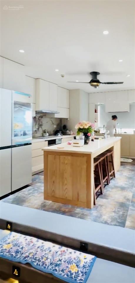 Penhouse hoàng đạo thuý 274m 5n5w giá 26.3 tỷ full nt phường yên hoà cầu giấy