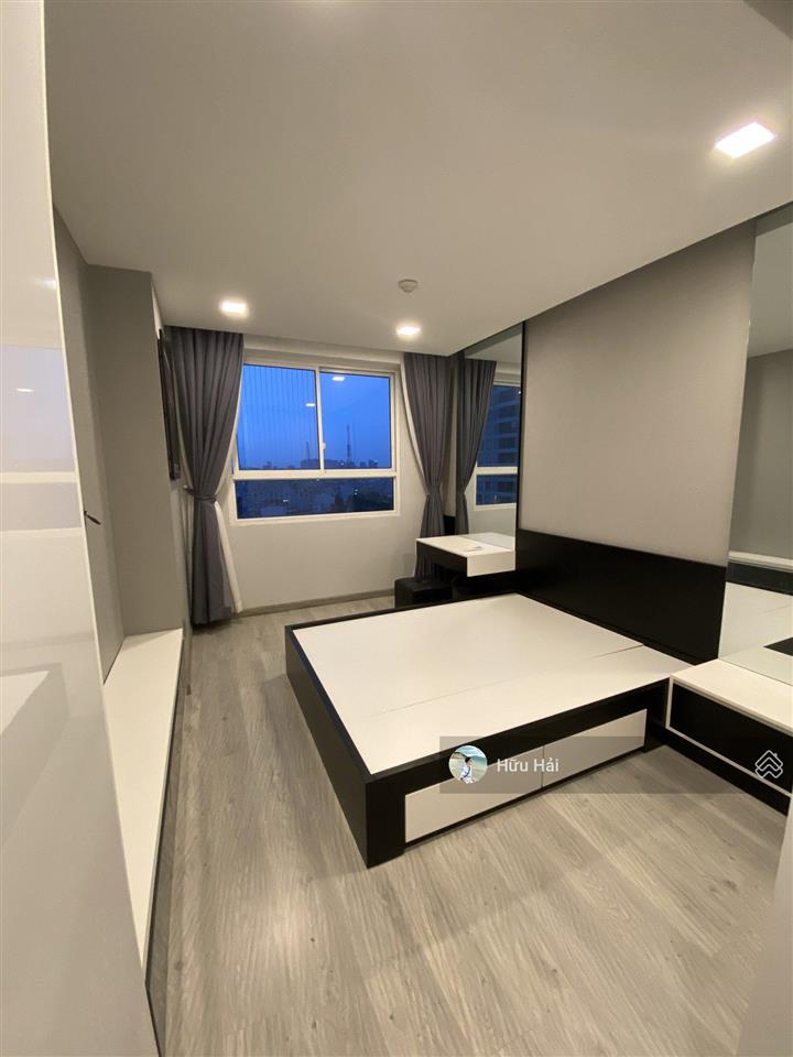 Cho thuê 2pn giá tốt chỉ 15 triệu tại the botanica, dt 57m², tầng cao view đẹp