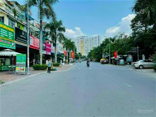Cho thuê nhà phố mặt tiền đường trần trọng cung q. 7. diện tích 8x24 xây 1 trệt 4 lầu. giá 90 triệu