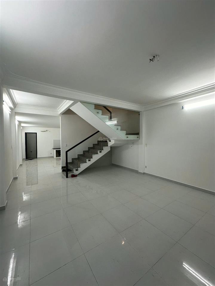 Bán nhà khu tạ thị ngọc thảo giá 10,5 tỷ. nhà 1 trệt 1 lầu diện tích 5x16m. thiết kế 2 pn 2 wc
