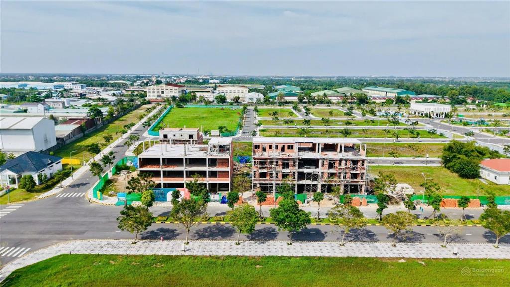 Lô đất suất nội bộ giai đoạn 1 the solia, lương hòa, bến lức, long an. giá 2,2 tỷ, 90m2 vị trí đẹp