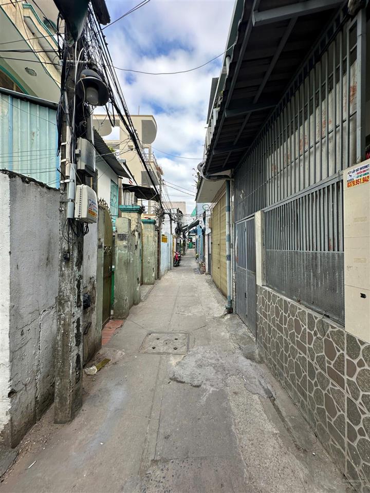 Bán đất kèm nhà diện tích 318m2 kèm nhà và 6 phòng trọ. đường tân thuận tây quận 7. giá 20,765 tỷ