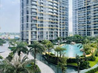 Giảm mạnh bán gấp căn studio the beverly dt 33,5m2 tầng trung view hồ bơi, nhà mới 100% giá 2,1 tỷ
