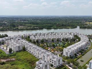 Cần bán biệt thự ven sông khu compound vinhomes quận 9, dt 200m2, xd 3 tầng, hướng đn giá 28 tỷ tl