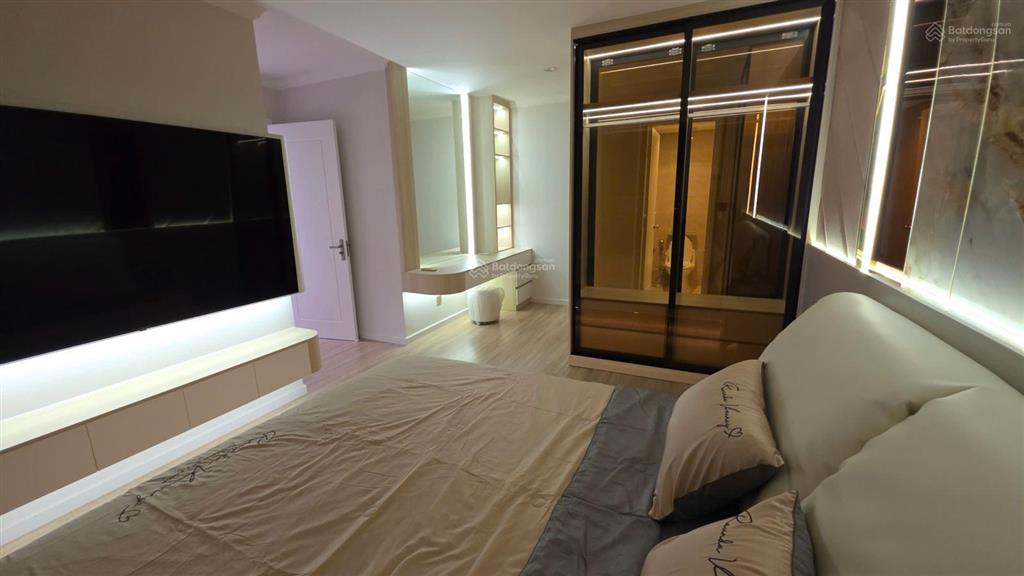 Bán 4pn landmark dt 159m2, full nội thất view sông và lm81, giá 23,6 tỷ bao sổ công chứng ngay