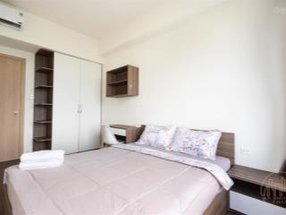 Chính chủ gửi bán căn 2pn2wc ban công ngắn view sông giá bán 6.15 tỷ bao thuế phí. nhận nhà ở ngay
