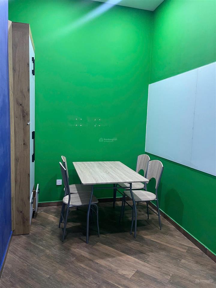 Cho thuê văn phòng diện tích lớn 62m2 giá thuê 15 triệu/ tháng