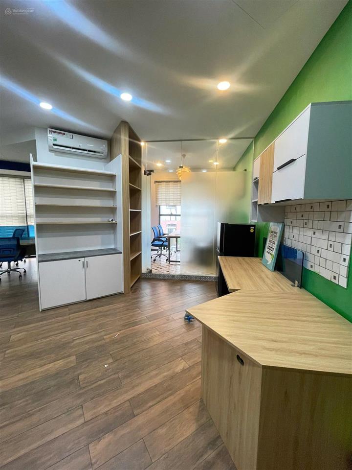 Cho thuê văn phòng diện tích lớn 62m2 giá thuê 15 triệu/ tháng