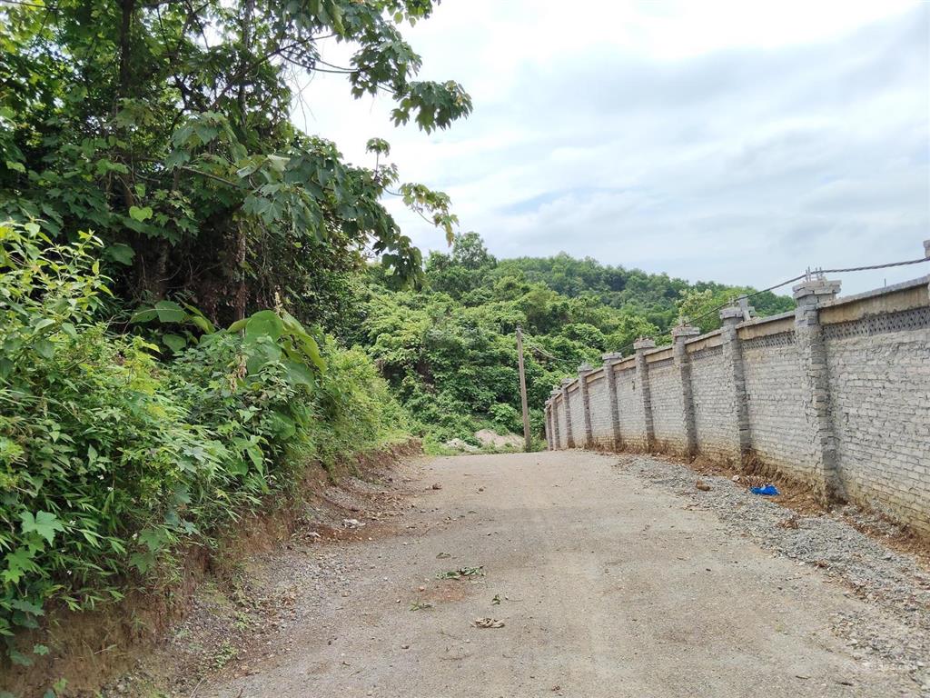 Bán 1ha đất rsx thị trấn lương sơn đối diện khu quân đội giá 1,x tỷ