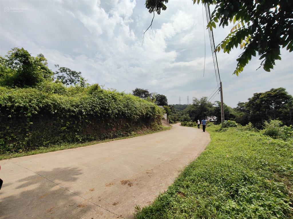 Cần bán ~2500m2 đất nghỉ dưỡng thị trấn lương sơn bán mặt đường ô tô tránh giá 4,x tr/m