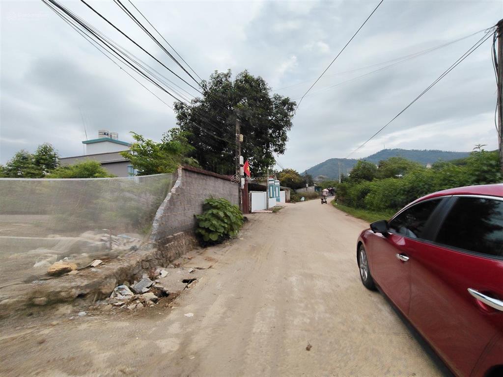 Bán 160 m đất thị trấn ,view cánh đồng bám đường nhựa asphal giá chỉ nhỉnh 2 tỷ