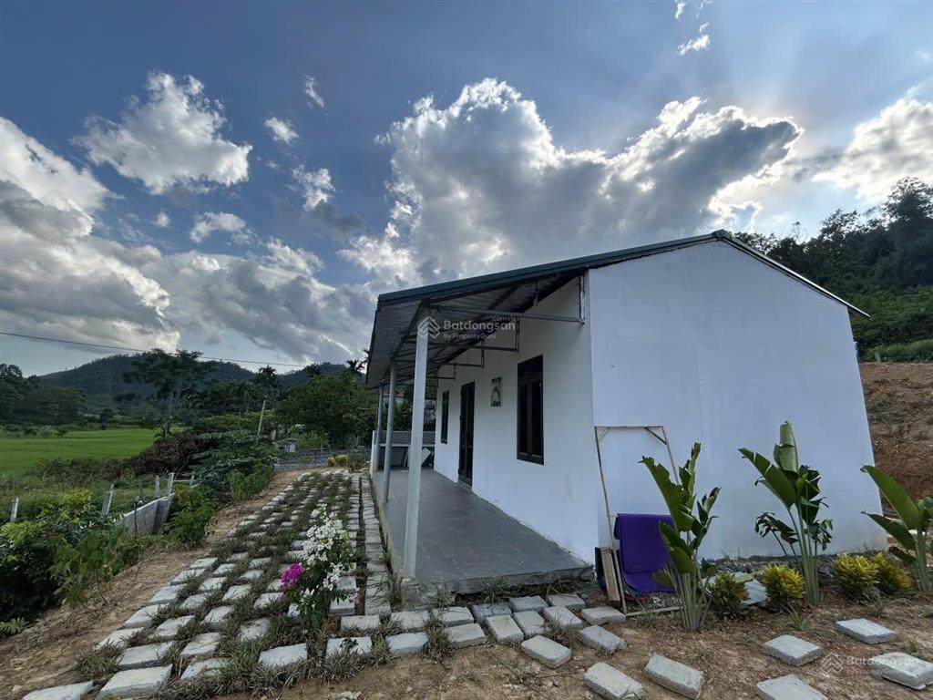 Bán đất nghỉ dưỡng sẵn nhà khang trang 2,x tỷ, cách hn 65km