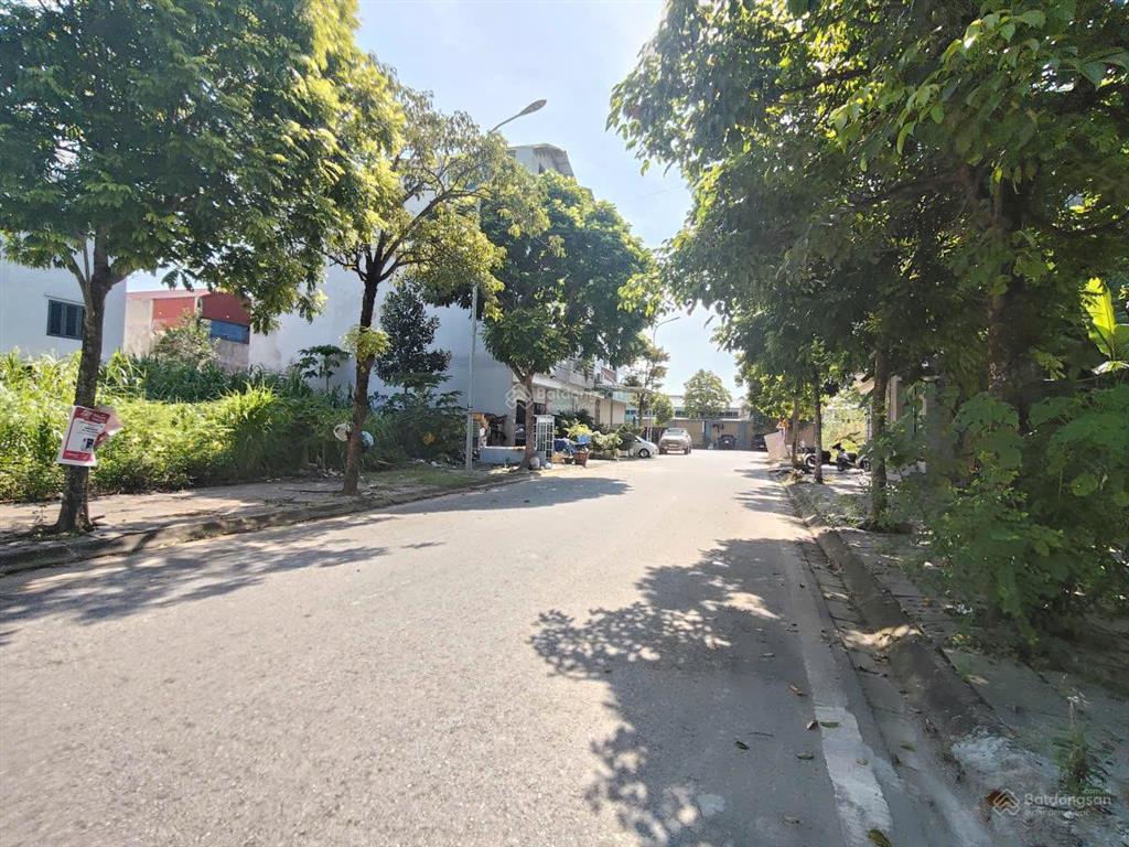 Cần bán lô liền kề đối diện công viên cây xanh tại chợ huyện lương sơn, giá 3.x tỷ