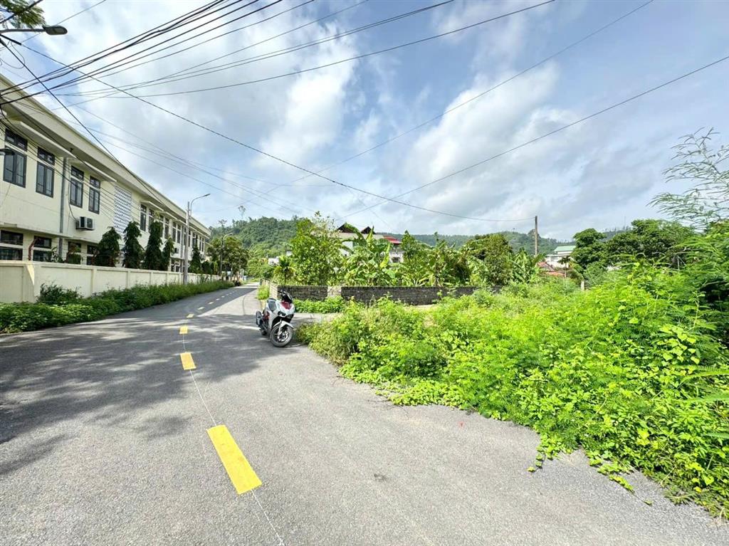 Cần bán 408 m phun thổ cư gần sân gôn tại lương sơn hòa bình 3,x tỷ