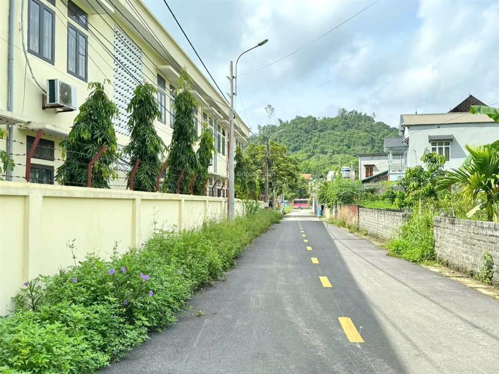 Cần bán 408 m phun thổ cư gần sân gôn tại lương sơn hòa bình 3,x tỷ