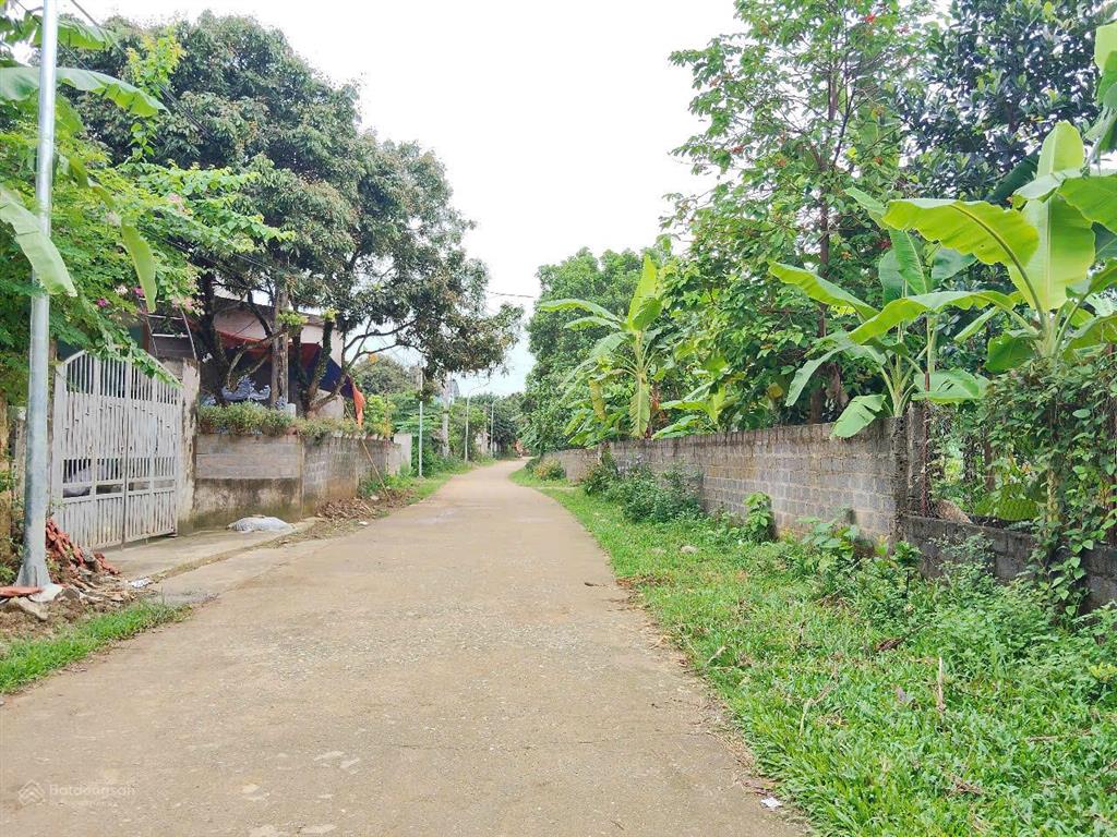 Bán lô đất cổng vào kcn nhuận trạch, giá chỉ 2.x tỷ dt hơn 200m2