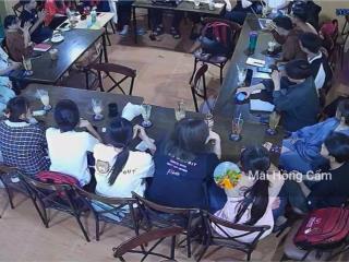 Sang quán caphe ngay cổng sau trường đại học văn lang. quán đang hoạt động có sẵn lương khách.
