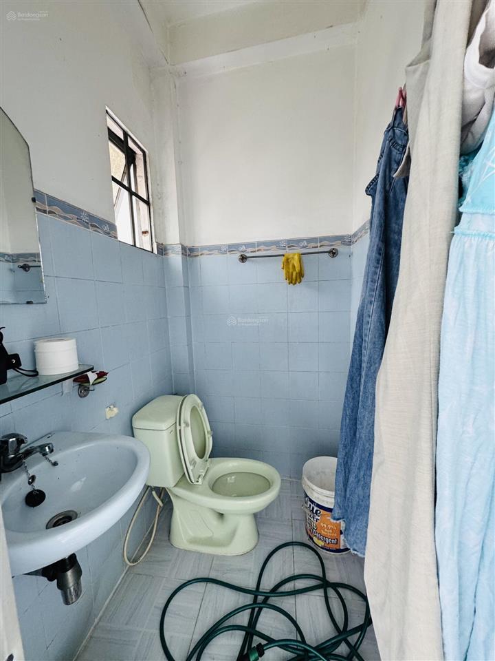 Mặt tiền khánh hội phường 4  q 4
nhà đang ở & đang kinh doanh coffe