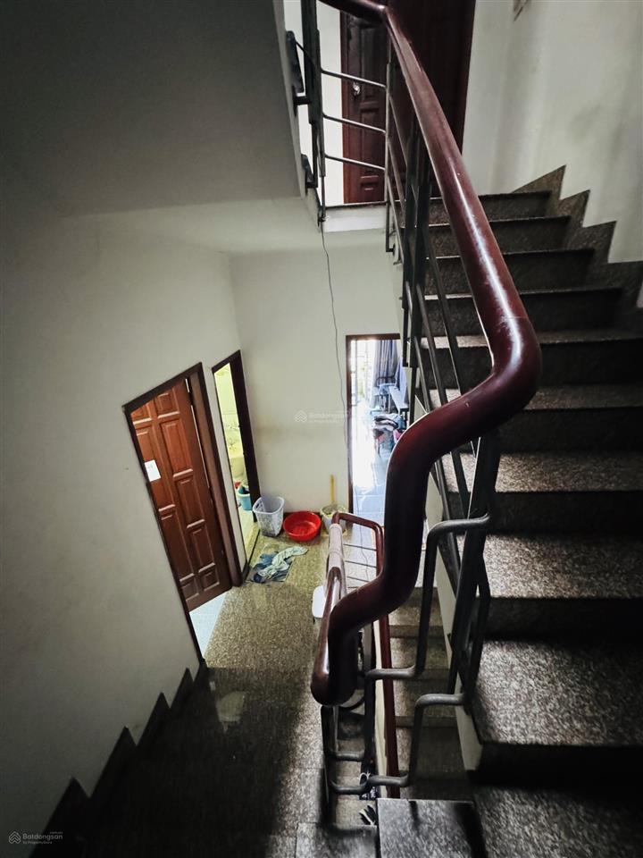 Mặt tiền khánh hội phường 4  q 4
nhà đang ở & đang kinh doanh coffe