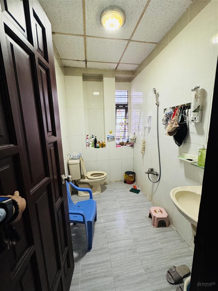 Mặt tiền khánh hội phường 4  q 4
nhà đang ở & đang kinh doanh coffe