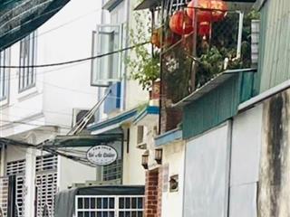 Xe tải đỗ cửa thửa to dài mt 5m 106m2 (ngang 4.95m dài như vô cùng tận) đặc biệt không vướng qh