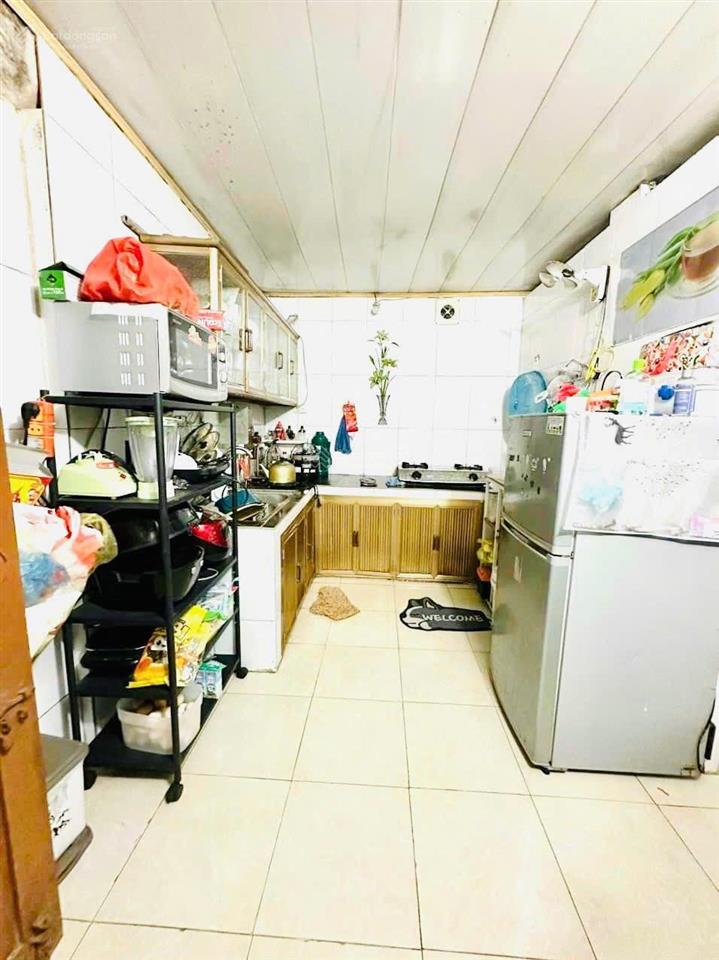 Xe tải đỗ cửa thửa to dài mt 5m 106m2 (ngang 4.95m dài như vô cùng tận) đặc biệt không vướng qh