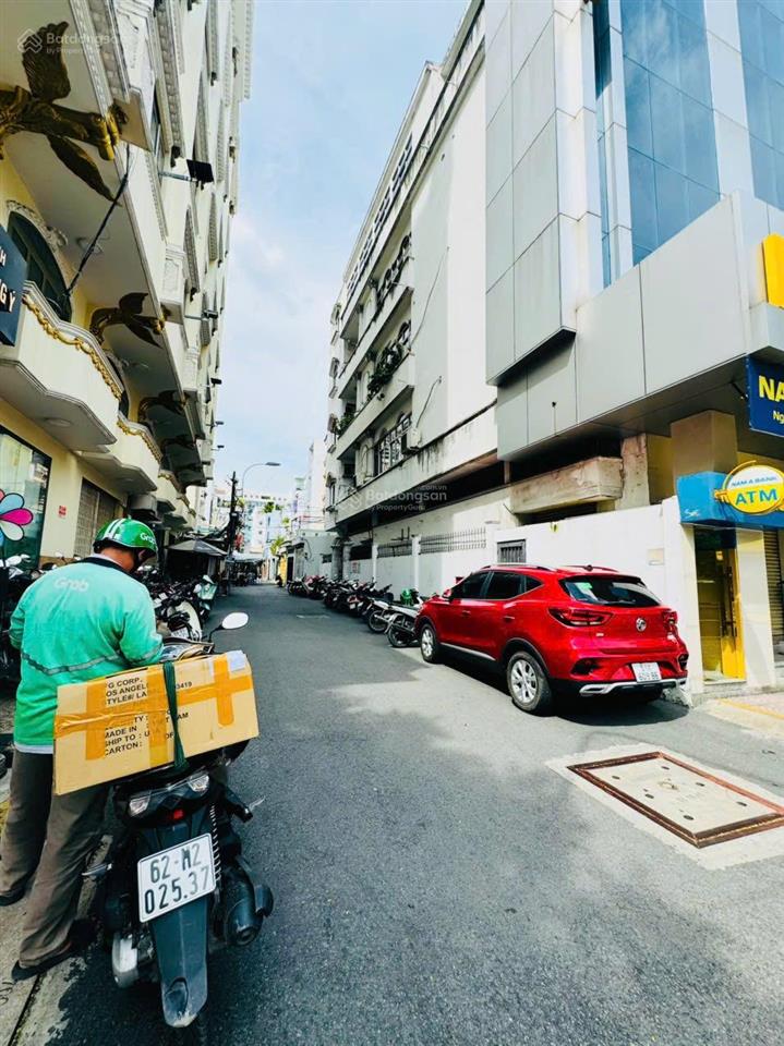 Khu trung tâm hành chính p12q4 sát đường xe hơi chạy cách 1 bước
chỉ còn 1 căn duy nhứt tầm giá