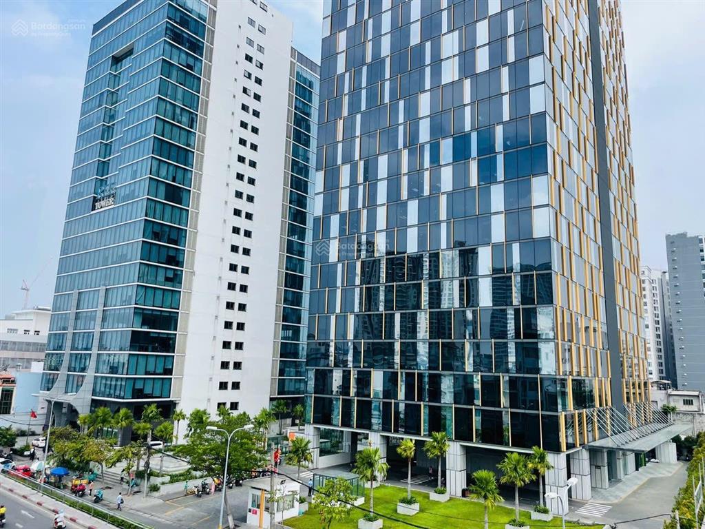 Khu trung tâm hành chính p12q4 sát đường xe hơi chạy cách 1 bước
chỉ còn 1 căn duy nhứt tầm giá