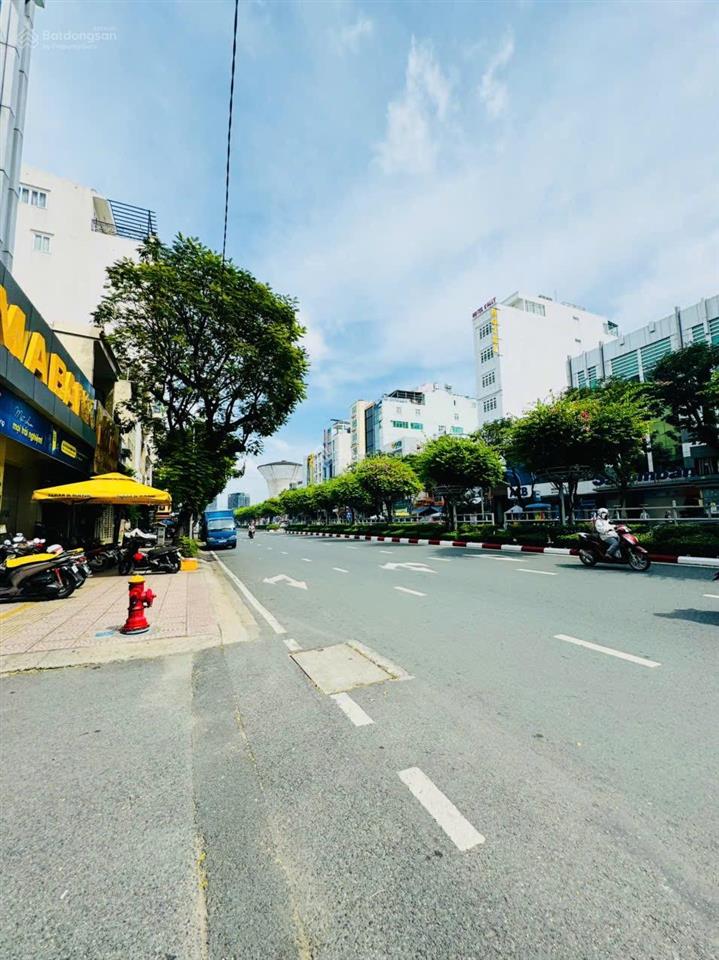 Khu trung tâm hành chính p12q4 sát đường xe hơi chạy cách 1 bước
chỉ còn 1 căn duy nhứt tầm giá