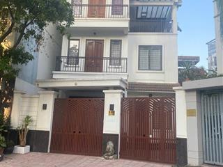 Cho thuê biệt thự lê văn lương kéo dài, thanh xuân bắc. dt 160m2, 3 tầng, mt 8m. khu sang trọng