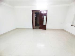 Cho thuê nhà vov mễ trì  cạnh green bay. dt 90m2, 4 tầng, mt 5m, ô tô tránh đỗ. nhà mới sơn sửa