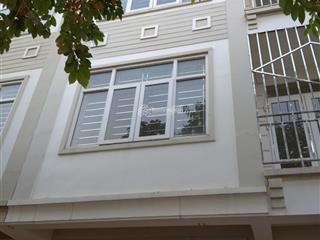 Cho thuê nhà lk chiến thắng  văn quán. dt 85m2, 5 tầng, full đh, vị trí thoáng, ô tô đỗ cửa