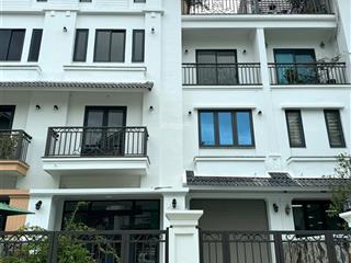 Cho thuê biệt thự ngã tư vạn phúc  tố hữu. dt 210m2, 4 tầng thang máy, điều hòa. ô tô đỗ 5 chiếc