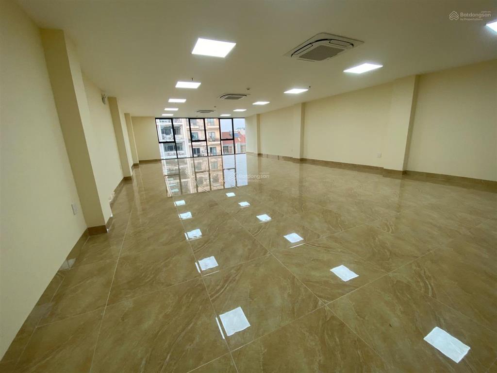 Cho thuê toà vp phố hồ tùng mậu  cầu diễn. dt 150m2, 7 tầng 1 hầm, đh âm trần, thang máy. có pccc