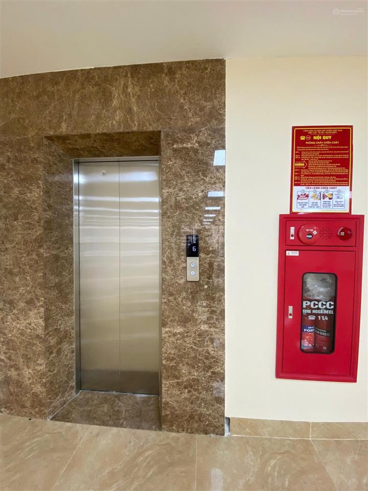 Cho thuê toà vp phố hồ tùng mậu  cầu diễn. dt 150m2, 7 tầng 1 hầm, đh âm trần, thang máy. có pccc