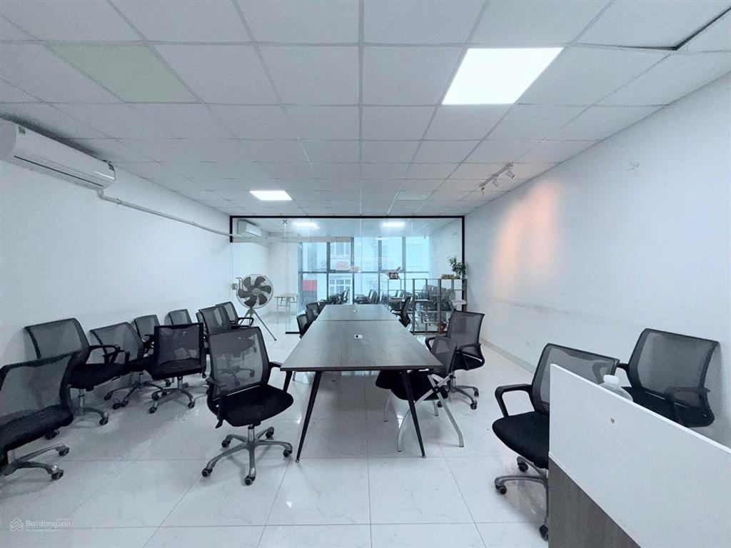 Cho thuê nhà hồ tùng mậu  cầu diễn. dt 145m2, 6 tầng 1 hầm, pccc đạt chuẩn. thang máy, đh âm trần
