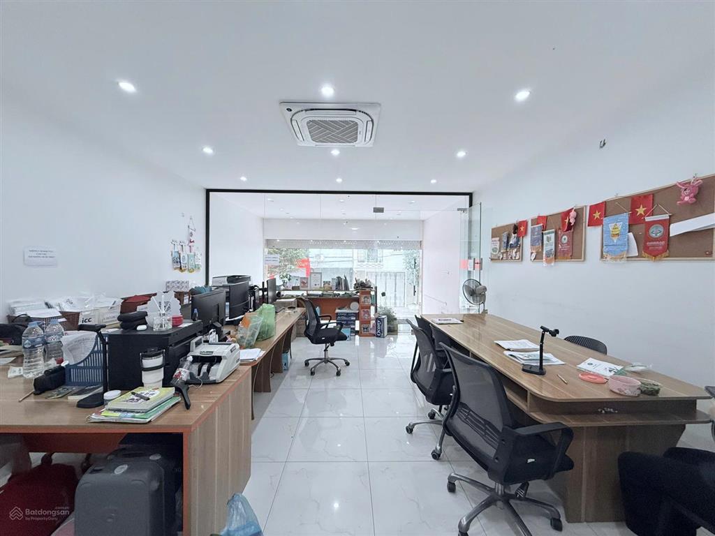 Cho thuê nhà hồ tùng mậu  cầu diễn. dt 145m2, 6 tầng 1 hầm, pccc đạt chuẩn. thang máy, đh âm trần