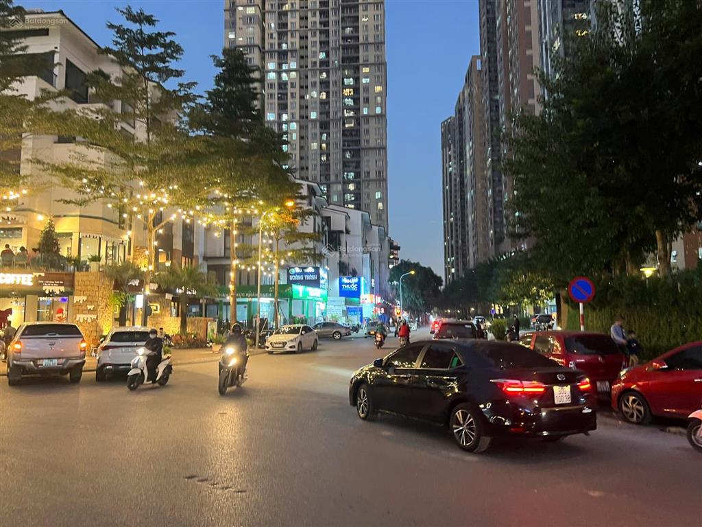 Bán liền kề hoàng thành nguyễn văn lộc, mỗ lao, hà đông 131m2 mặt phố kinh doanh