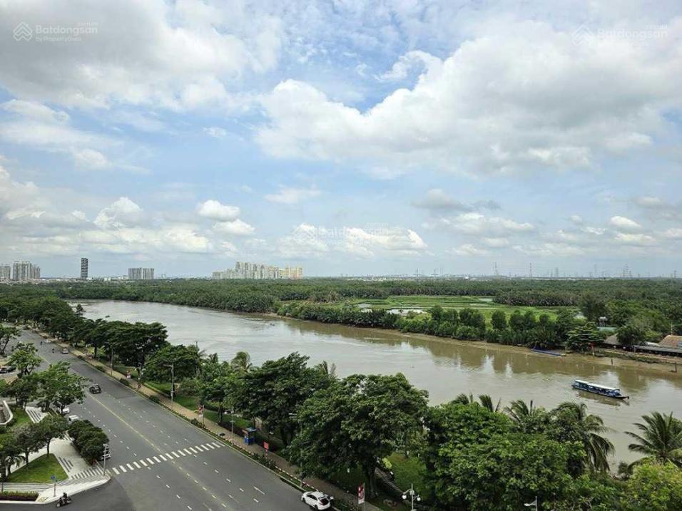 Bán căn hộ grand view,phú mỹ hưng,lầu 5,147m2,14 tỷ.l. 0903 920 ***