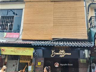 Bán nhanh nhà phố cổ hoàn kiếm 150m², mt 9.4m, vị trí siêu hiếm, kinh doanh 300tr/tháng chỉ 96 tỷ