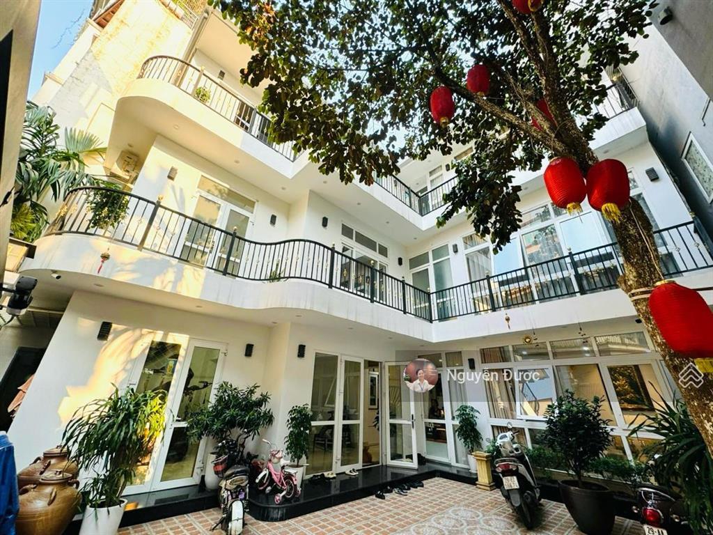Bán nhà phố vũ miên, tây hồ, biệt thự 164m2, mt 12m, 3 tầng, chỉ 50 tỷ, thông số vàng xây apartment