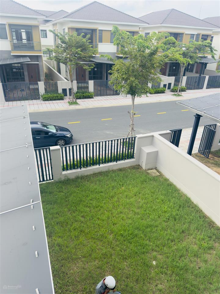 Biệt thự đơn lập 250m căn duy nhất tại kđt sun casa central . thanh toán 30% nhận nhà ngay