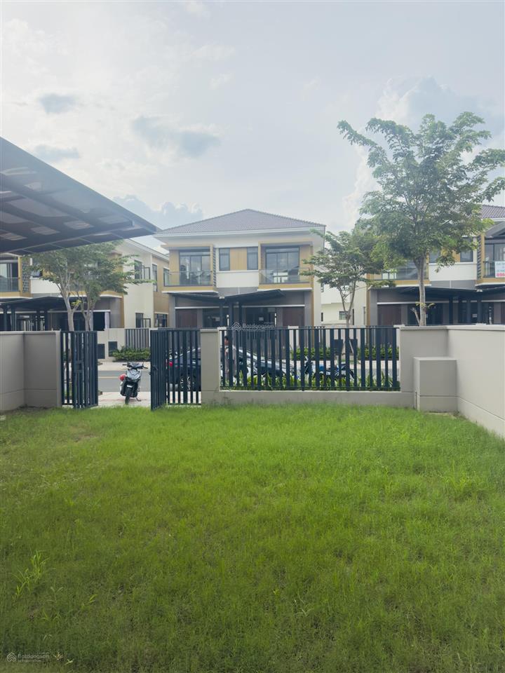 Biệt thự đơn lập 250m căn duy nhất tại kđt sun casa central . thanh toán 30% nhận nhà ngay