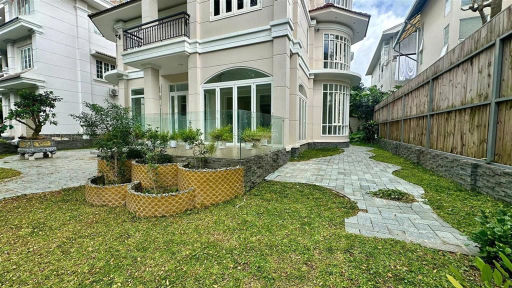 Siêu hiếm! biệt thự lan anh village, bình an, quận 2. dt 18 x 21m. kc 3 tầng. giá bán 220 tỷ