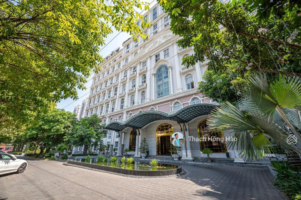 Bán mt ngay trần xuân soạn, tân hưng, quận 7. dt 11 x 75m. cn 800m2. xd hầm  7 tầng. giá 47 tỷ