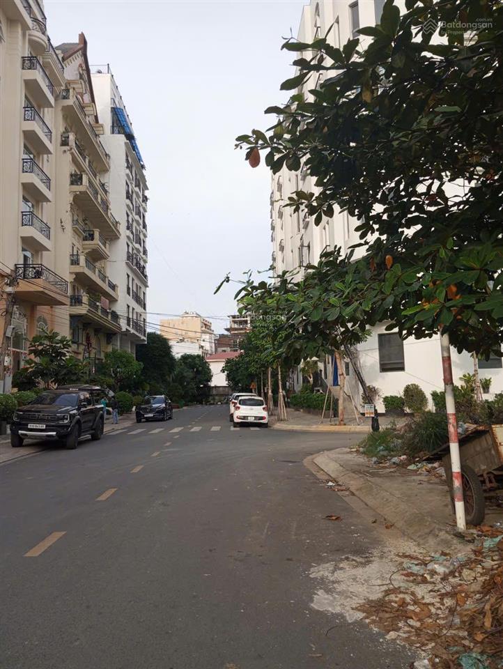 Bán lô góc 2mt ngay nguyễn văn hưởng, thảo điền, quận 2. dt 15 x 21m. xd h  7 tầng. giá 59 tỷ